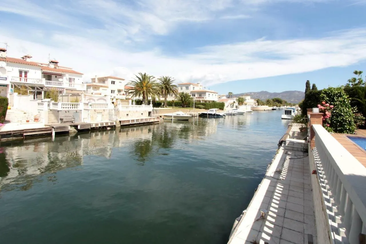 Leon Inmo Villa Gabriela - 10034 Empuriabrava Spagna